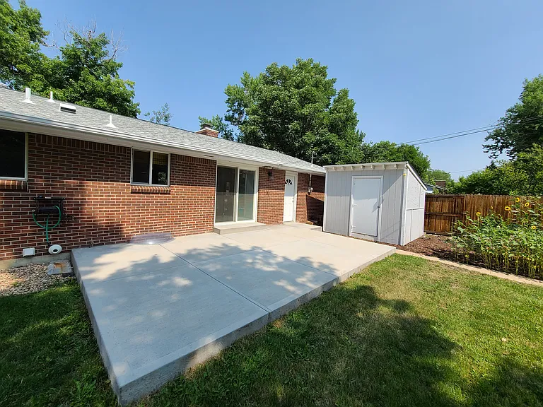 1374 S Niagara St — Photo 24