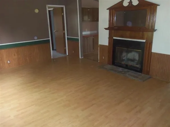 103 E Graceland Heights Dr, Hagerstown, IN 47346