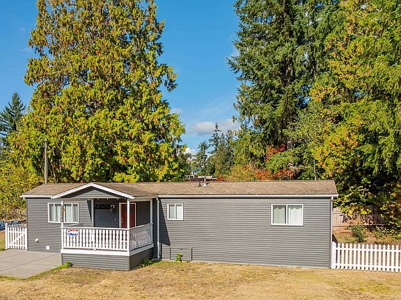 3rd image of 23205 Calvin Cres #5