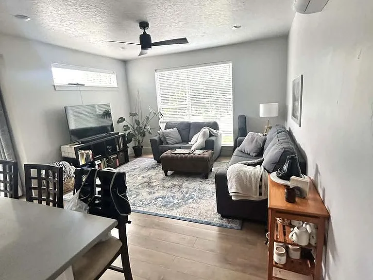 1713 W Jefferson St — Photo 4