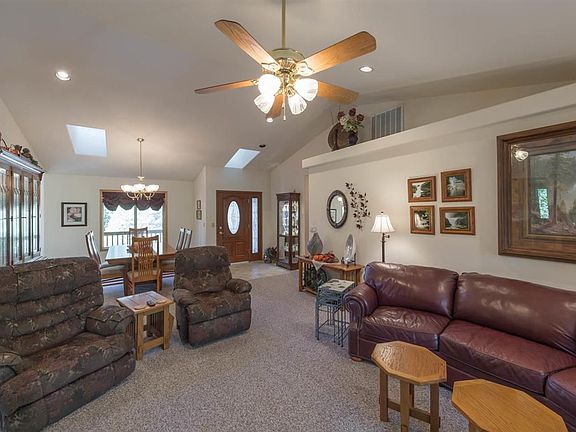 5th image of 189 Manor Dr