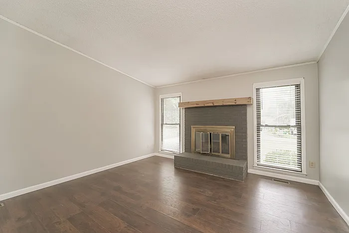3 bed, 2.0 bath, 1239 sqft, $1,695 — Photo 4