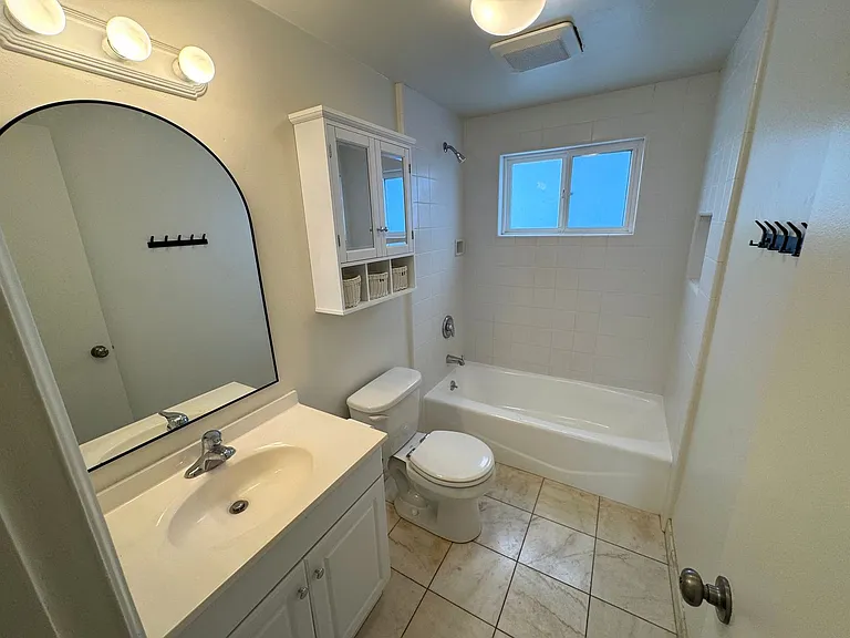 2204 Pierpont Blvd — Photo 16