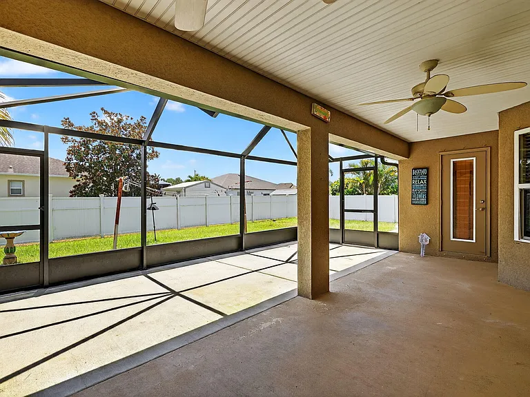 5547 NW Cordrey St — Photo 33