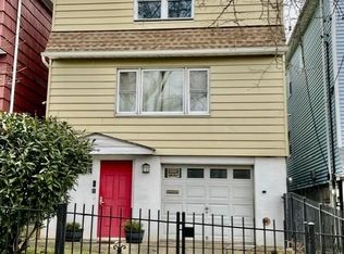 20 Richard St, Jersey City, NJ 07305