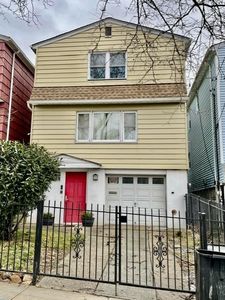 20 Richard St, Jersey City, NJ, 07305