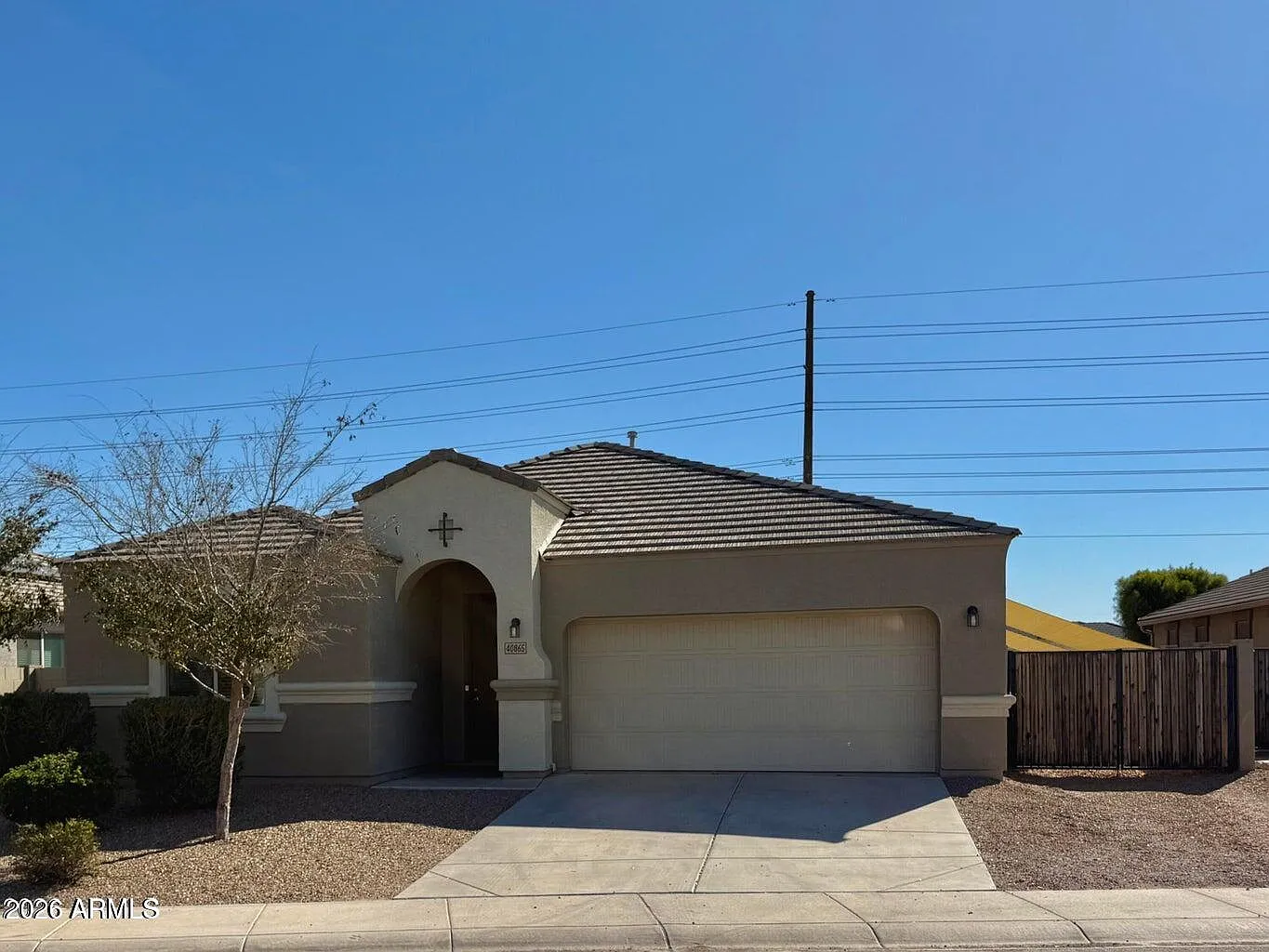 3 bed, 2.5 bath, 2043 sqft, $1,995 — Photo 1