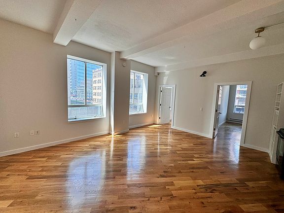 3rd image of 29-28 41st Ave #606