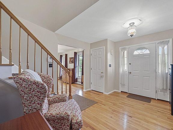 5th image of 1 Dorothy Dr