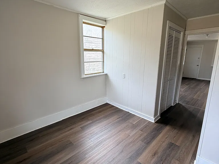 909 Lake Court Dr — Photo 10