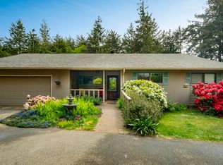 392 Michigan Ave NE, Bandon, OR 97411