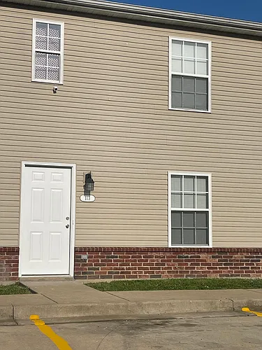 404 Henry Dr Photo 1