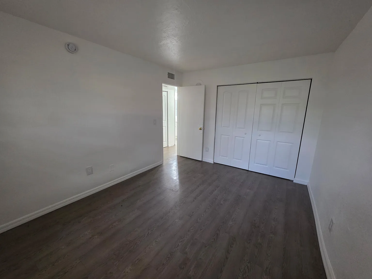 2 bed, 6632 sqft, $1,200 — Photo 1