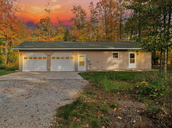 414 Lake Dr NE, Kalkaska, MI 49646