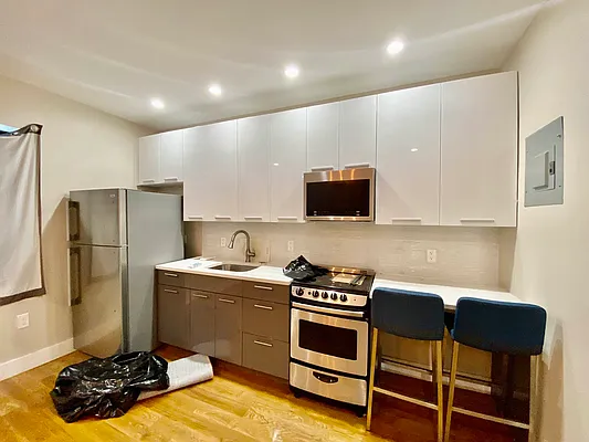 Rented by Bruma Realty LLC | media 2