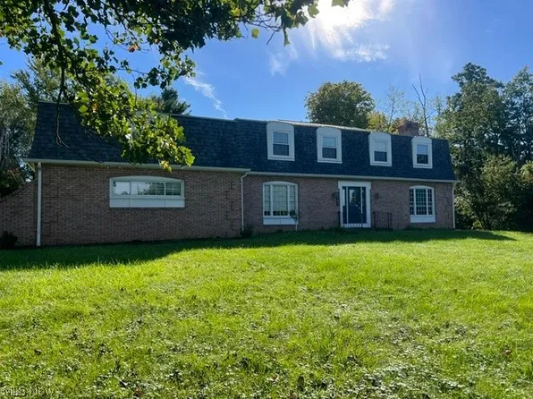 3205 Country Club Dr, Medina, OH 44256