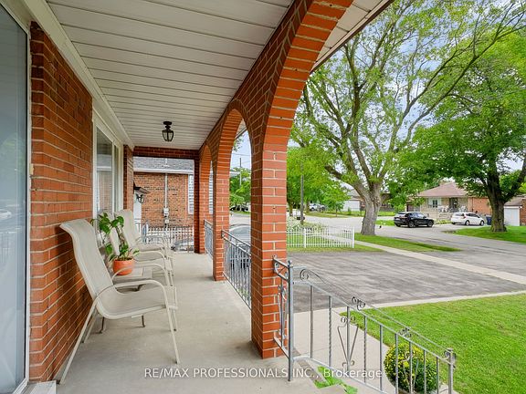 4th image of 42 Woolgar Ave