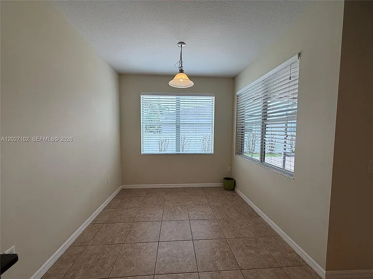 3747 Creswick Cir — Photo 28
