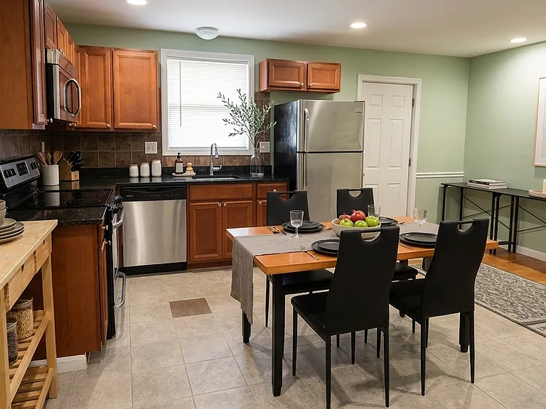 213 Newton St #A — Photo 3
