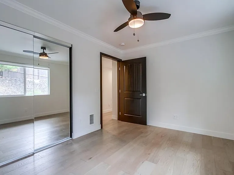 2550 Gregory Dr — Photo 33
