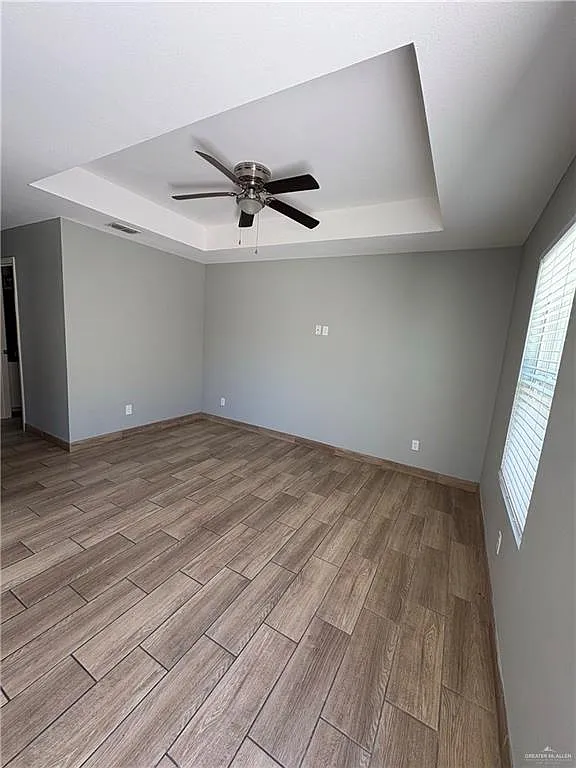 2 bed, 2.0 bath, 3648 sqft, $900 — Photo 2