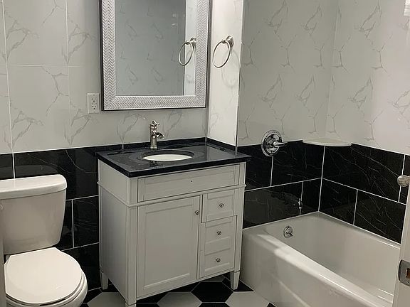 4th image of 6316 102nd St APT 2D