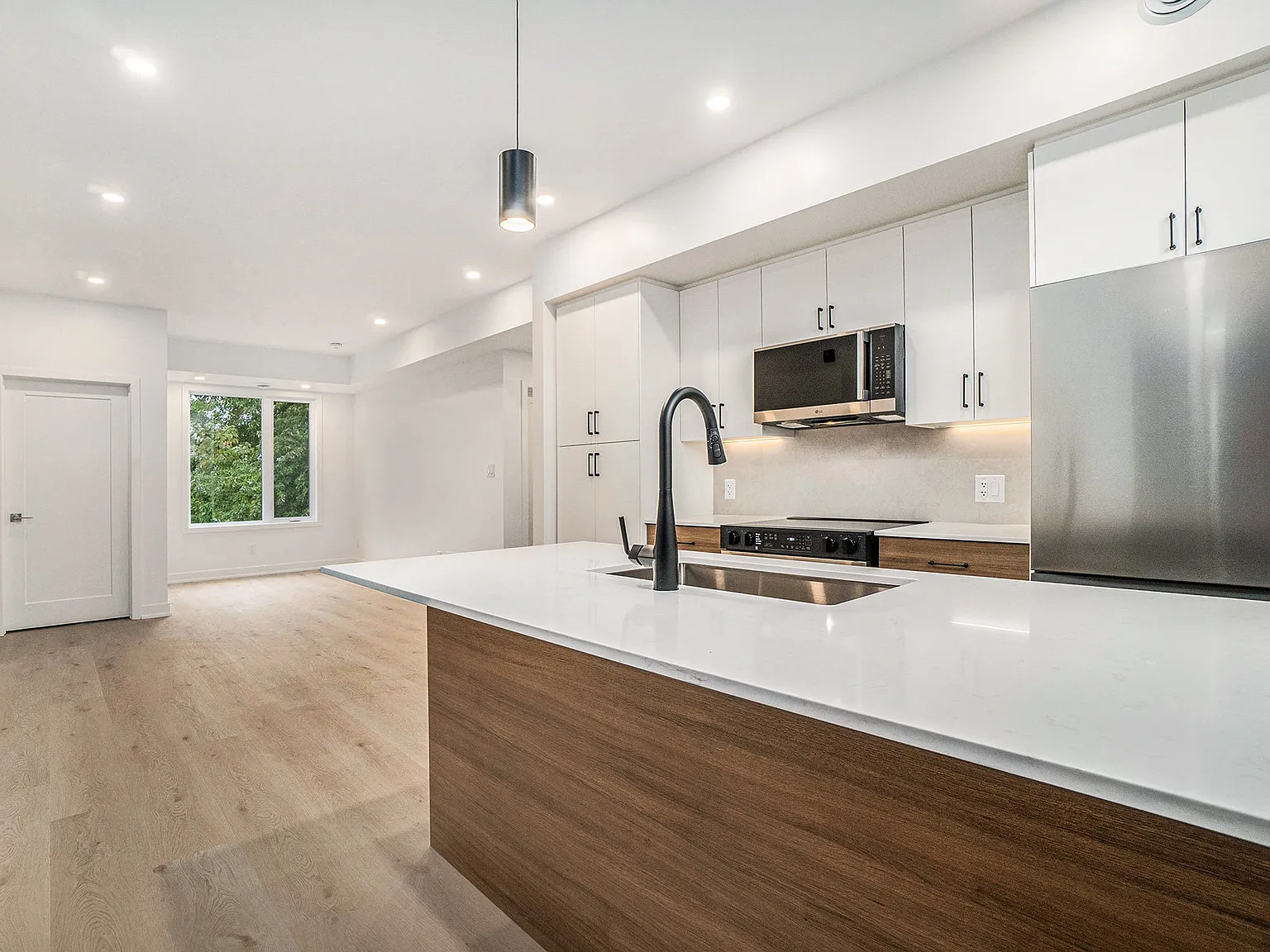 373 Iberville st — Photo 3