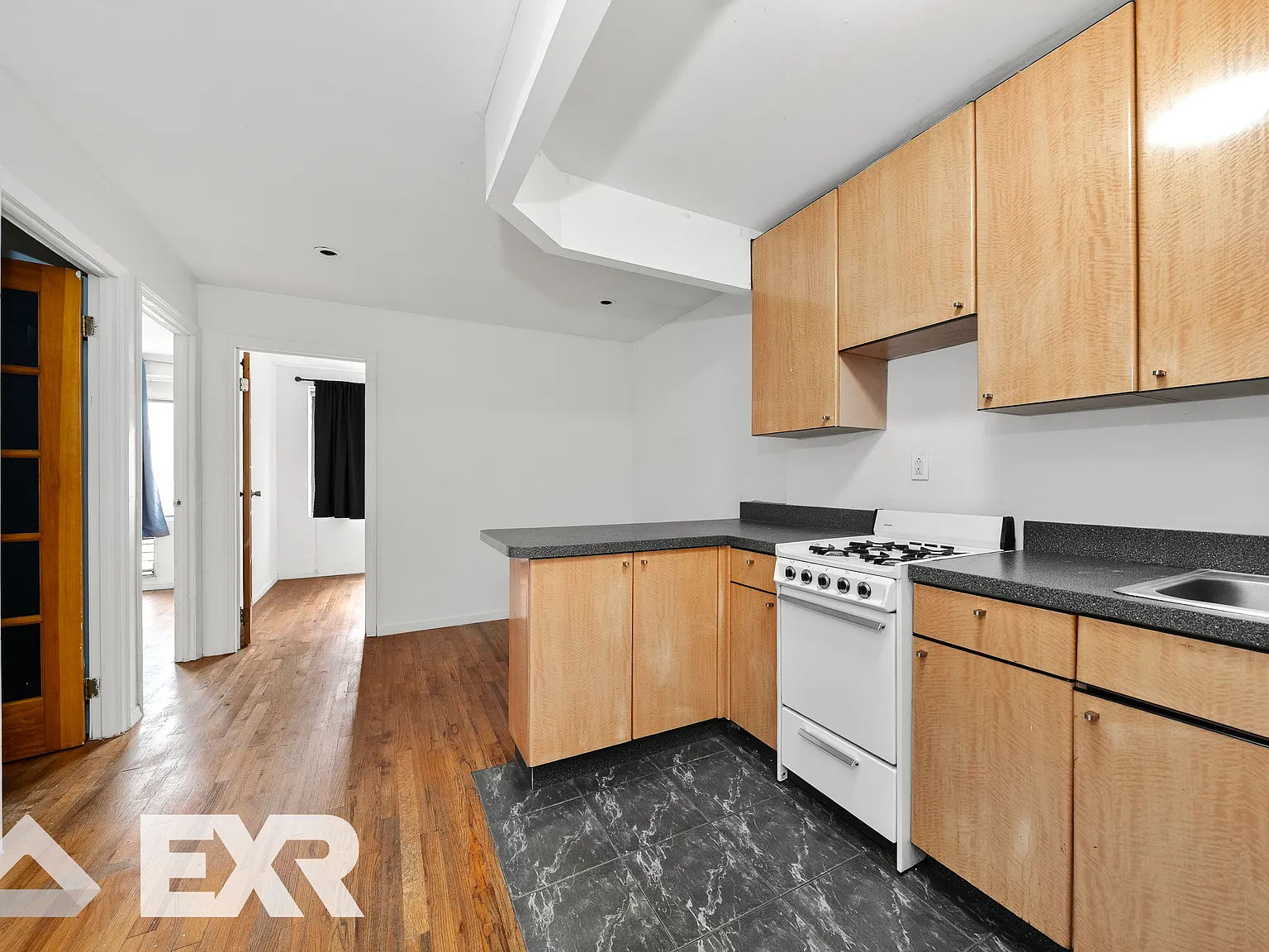 530 West 47th Street — Photo 4