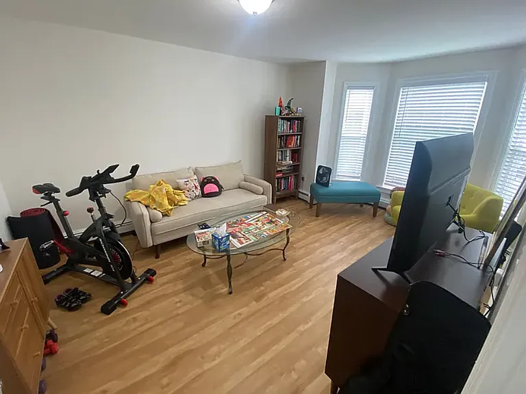 69 Florence St #1 — Photo 2