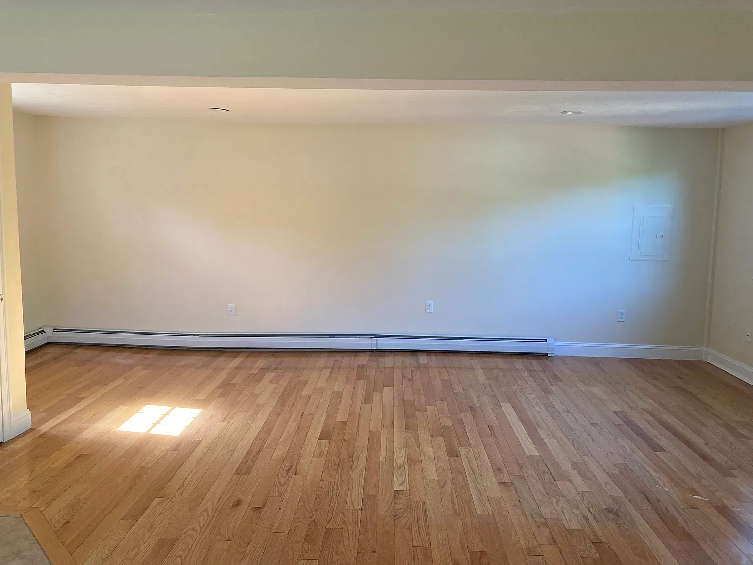 2 bed, 1200 sqft, $2,200 — Photo 2