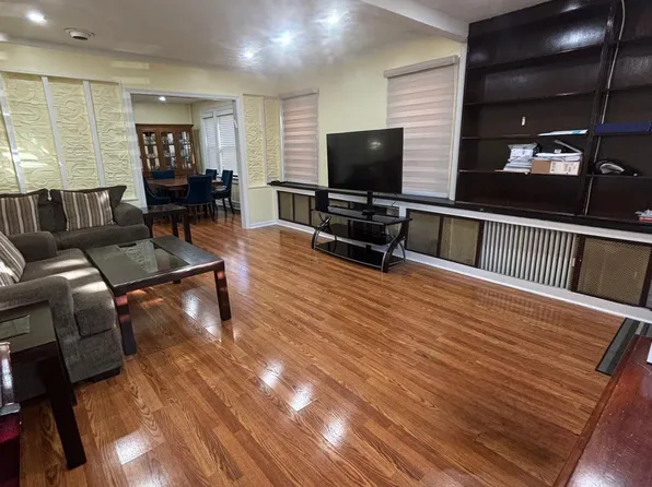 3883 Bedford Avenue image 4 of 9