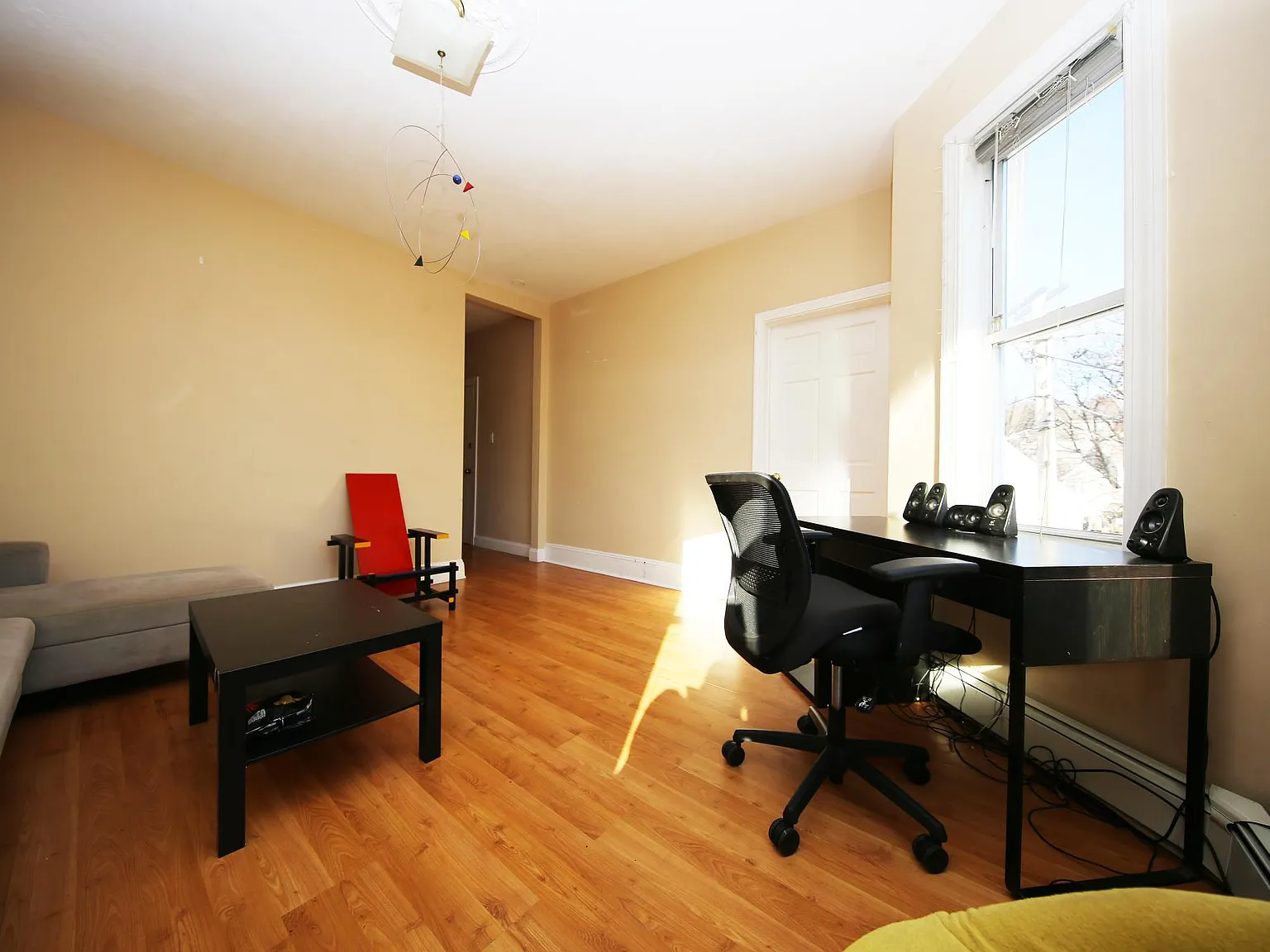 2 bed, 902 sqft, $2,700 — Photo 3