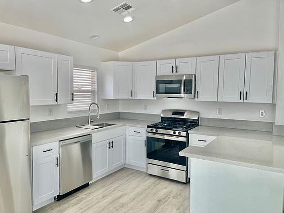 3rd image of 8493 Antique Cameo Ave