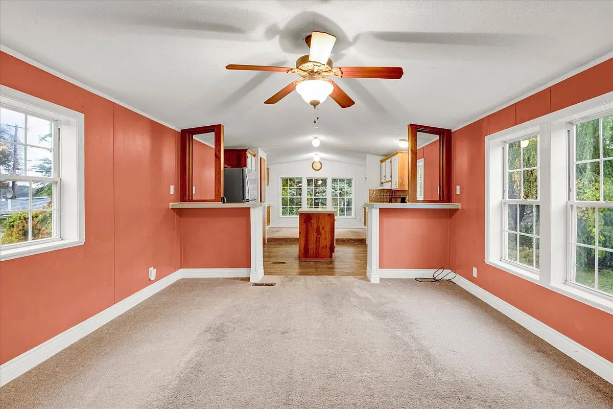 2 bed, 1064 sqft, $1,900 — Photo 1