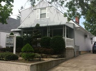 106 N 1st St, New Hyde Park, NY 11040