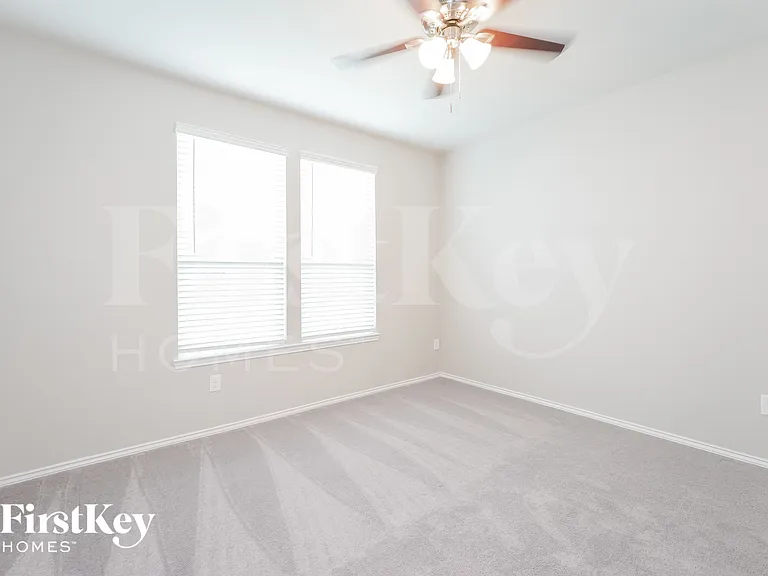 5831 Longhorn Run Ln — Photo 11