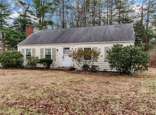 36 Old Meadow Ln, Cumberland, RI 02864
