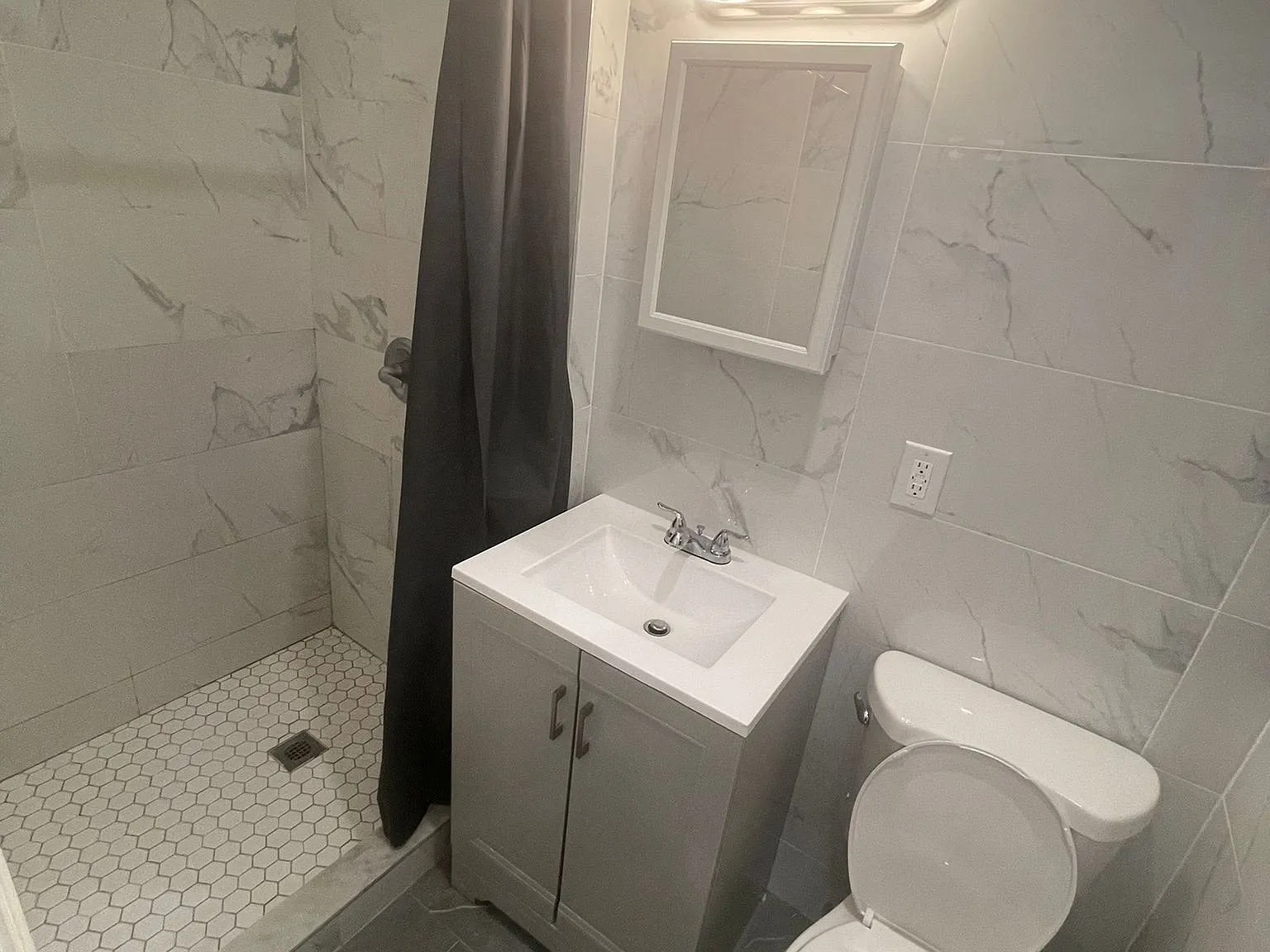 1 bed, 700 sqft, $2,100 — Photo 4
