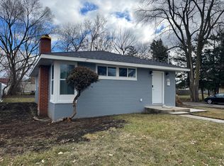 815 Gillette Ave, Aurora, IL 60506