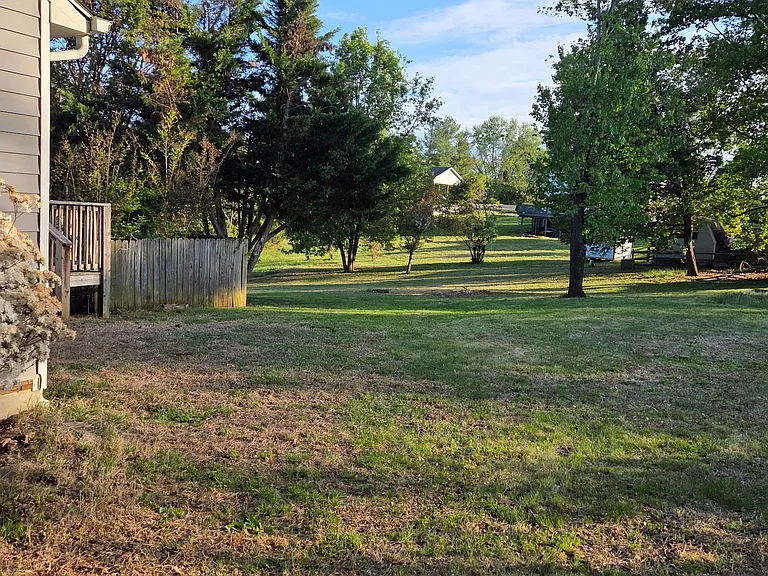 72 Hillcrest Dr — Photo 10