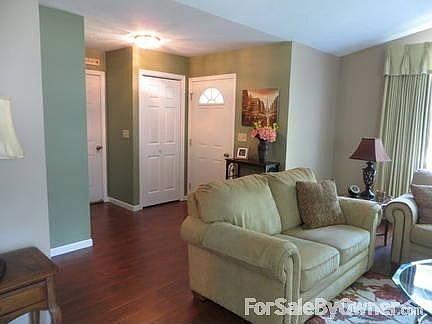 5th image of 803 N Seminole Dr