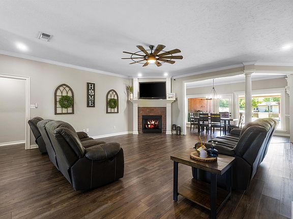 2nd image of 1080 Beaver Lake Dr