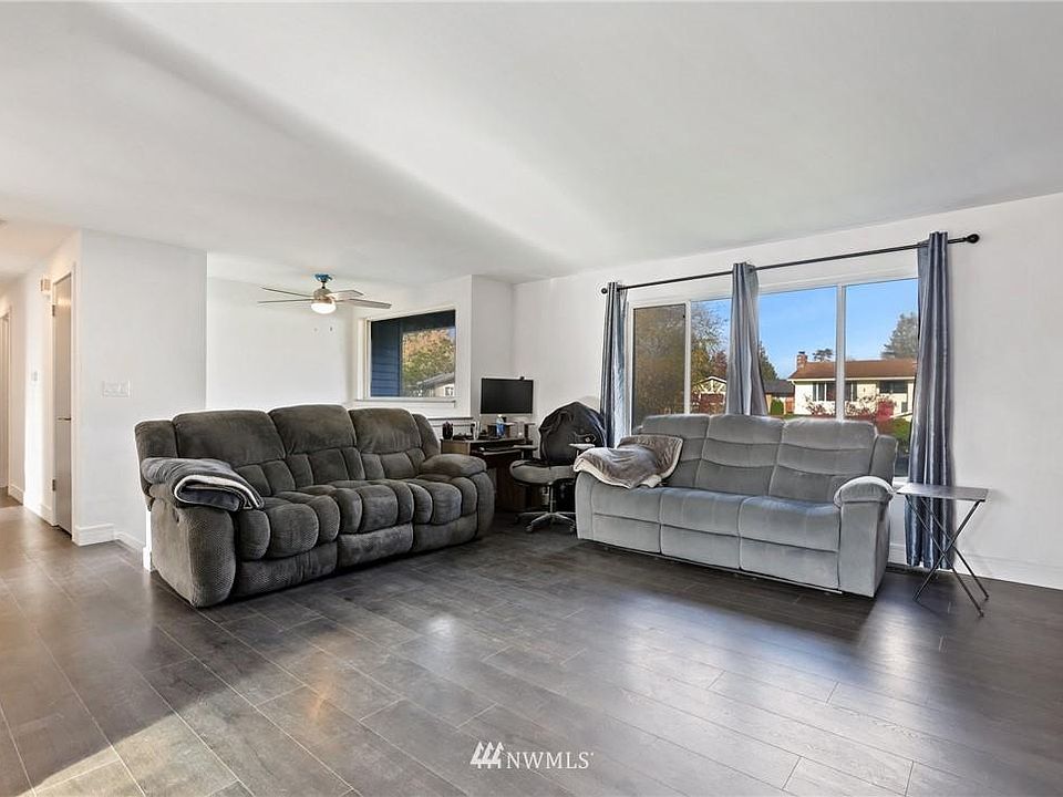 1st image of 6122 98th St NE