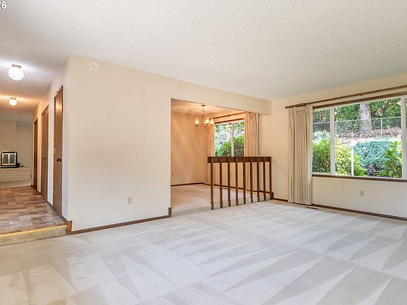 2nd image of 209 N River Dr