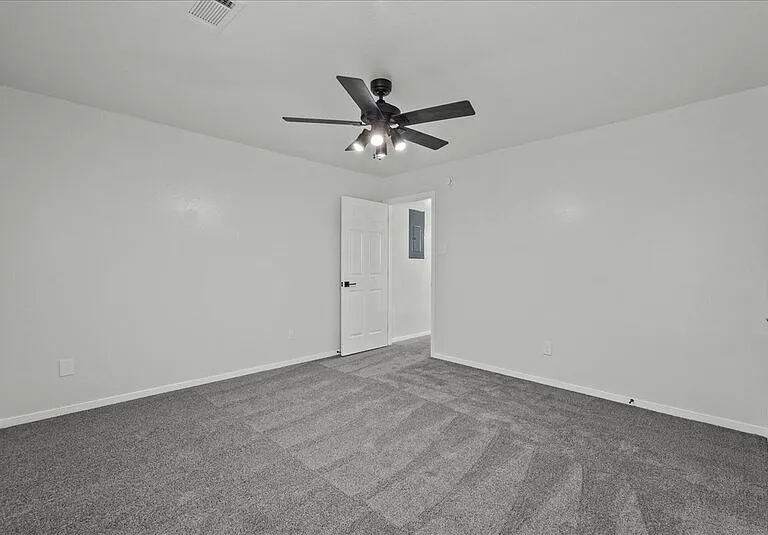 2106 Saint Lucia Calle — Photo 11