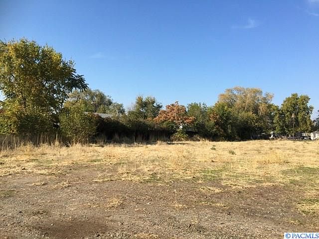 1st image of 128 E 13th Ave