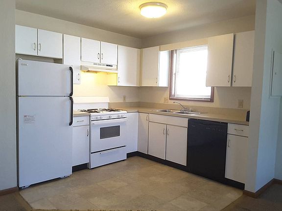 2nd image of 211 Stonewall Ct APT 1*
