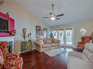 286 Lake Chateau Dr, Hermitage, TN 37076