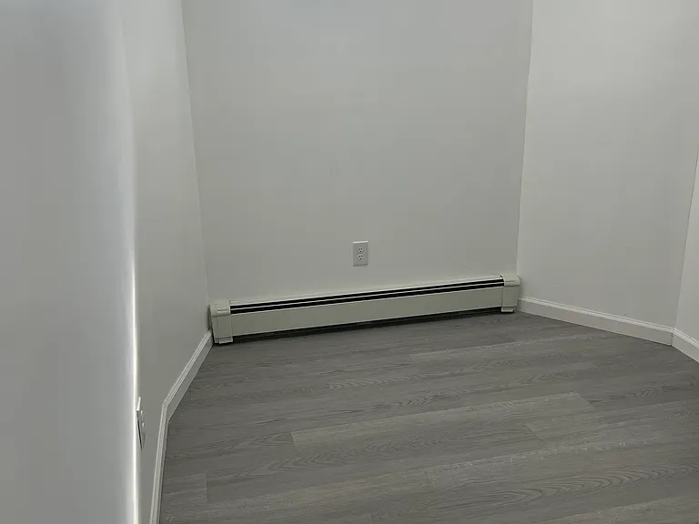 2821 Wilson Ave — Photo 3