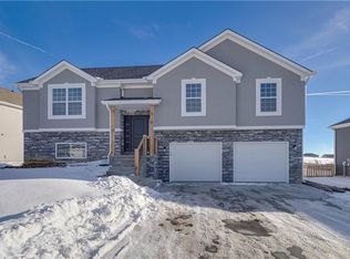 13898 Indian Rdg, Saint Joseph, MO 64505